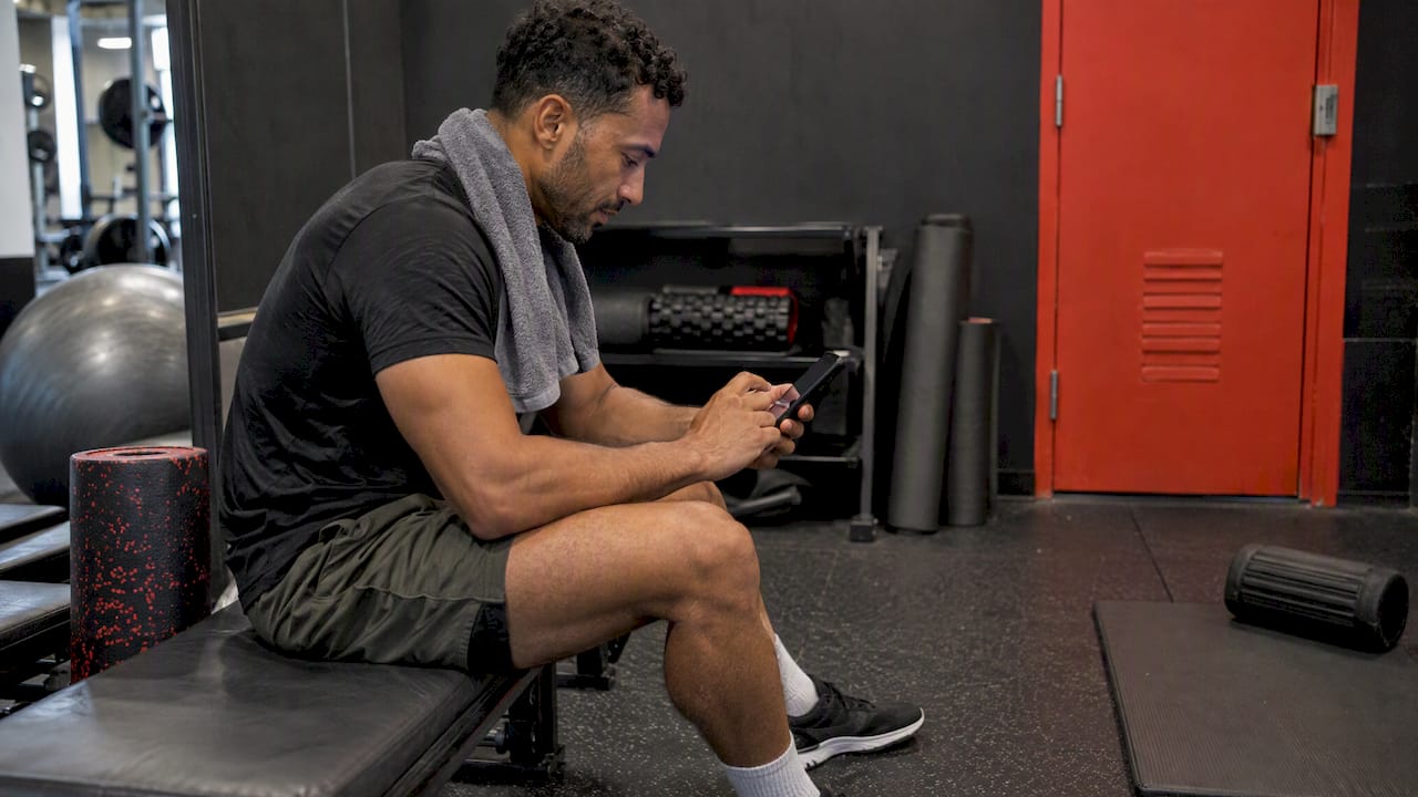 The Hybrid Gym Model: Mixing In-Person and Digital Training hero image